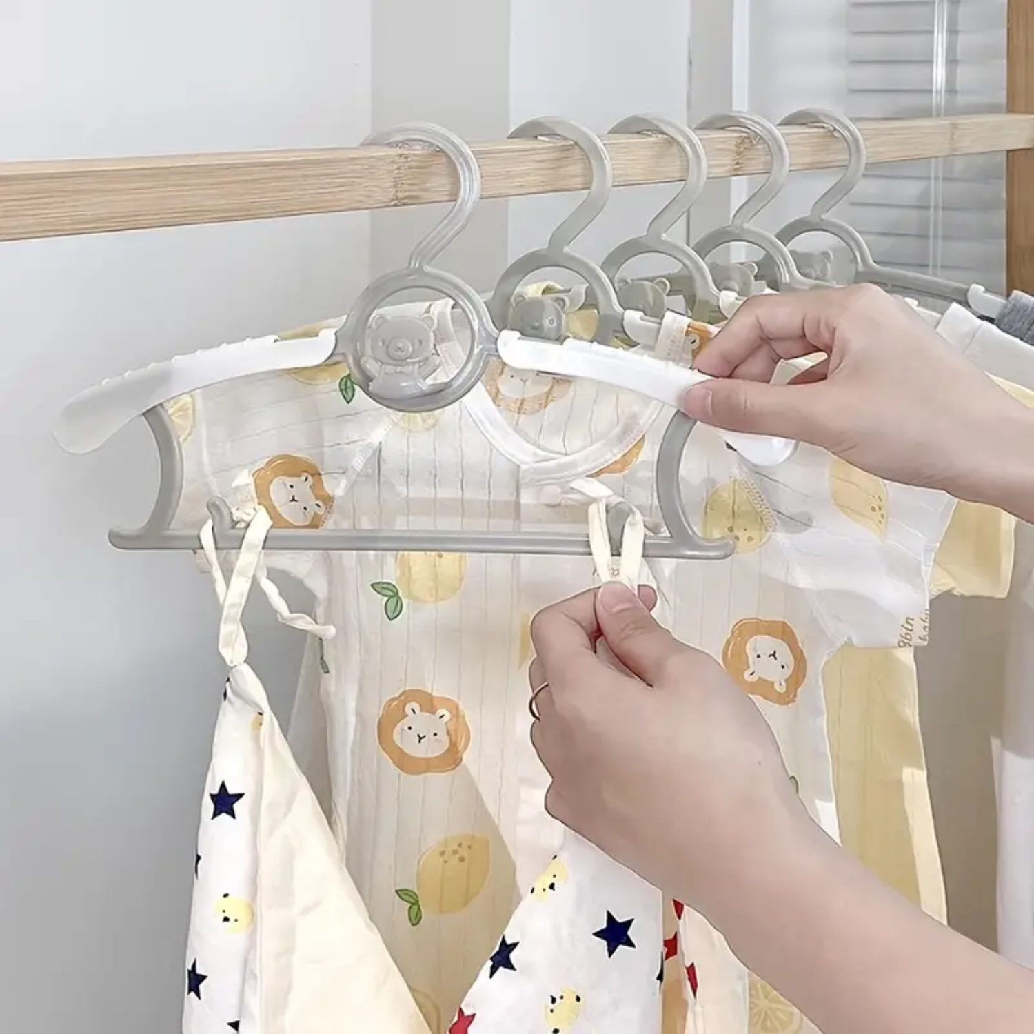 Baby Nursery Closet - Adorable Non-Slip Set of 5 Slim