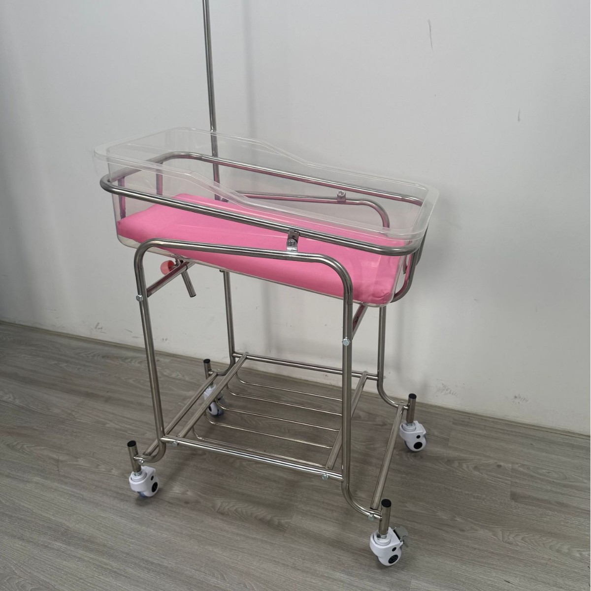 Stainless Steel Baby Bassinet  - Baby Nursery Trolley avis et prix