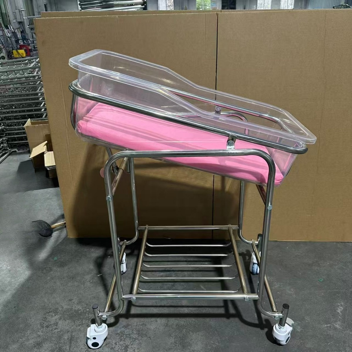 Stainless Steel Baby Bassinet  - Baby Nursery Trolley avis et prix