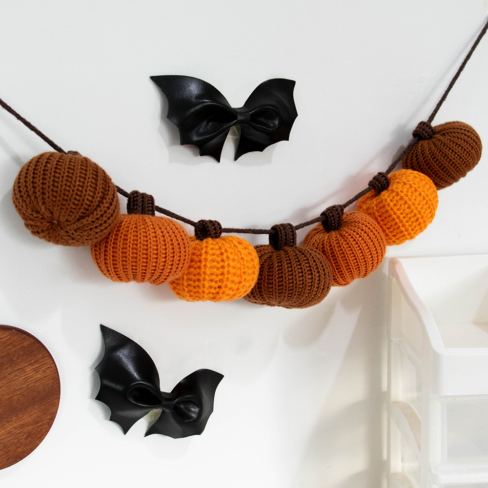 Knit Pumpkin Garland for Mante - Baby Nursery Bookcase avis et prix